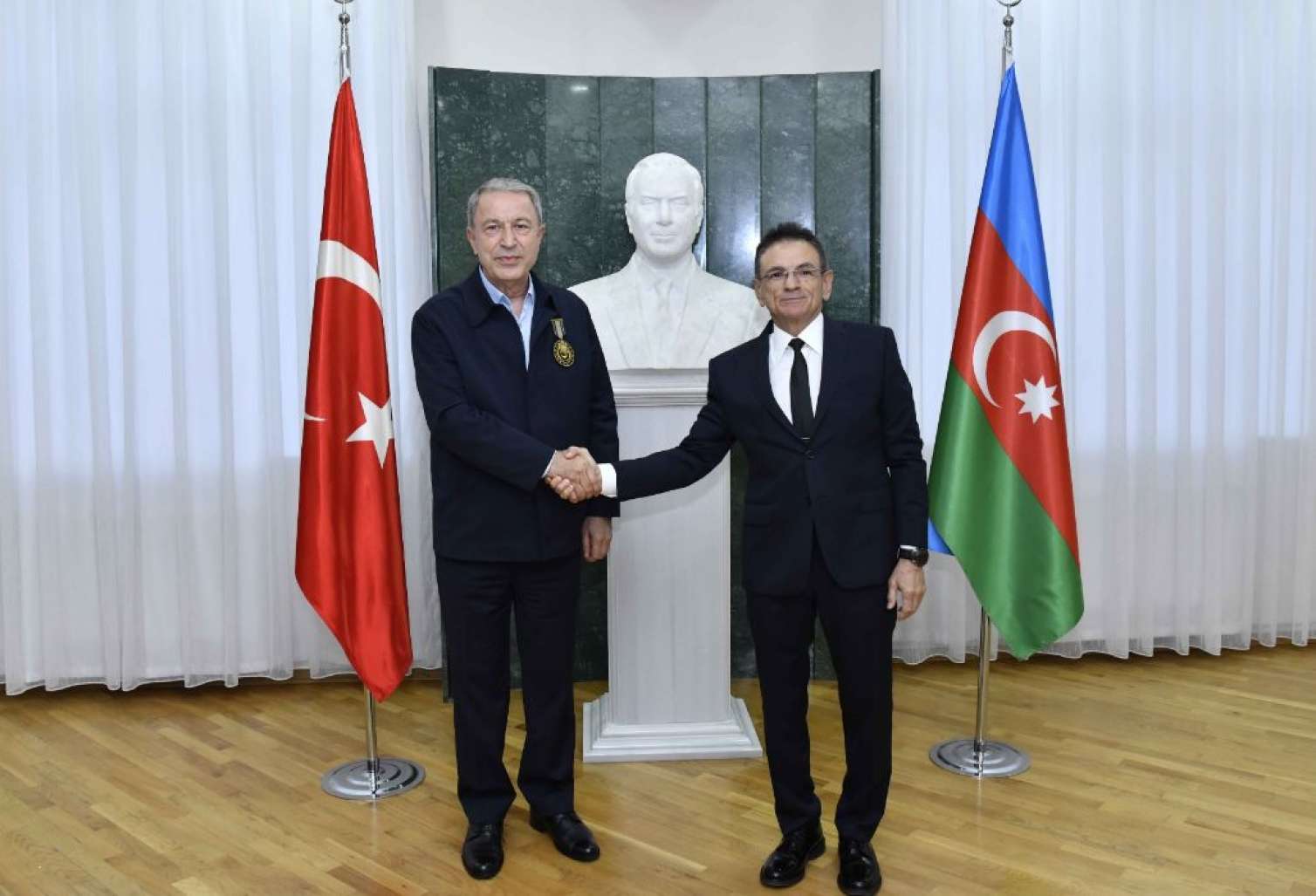 Mədət Quliyev Hulusi Akarı medalla təltif edib - FOTO 