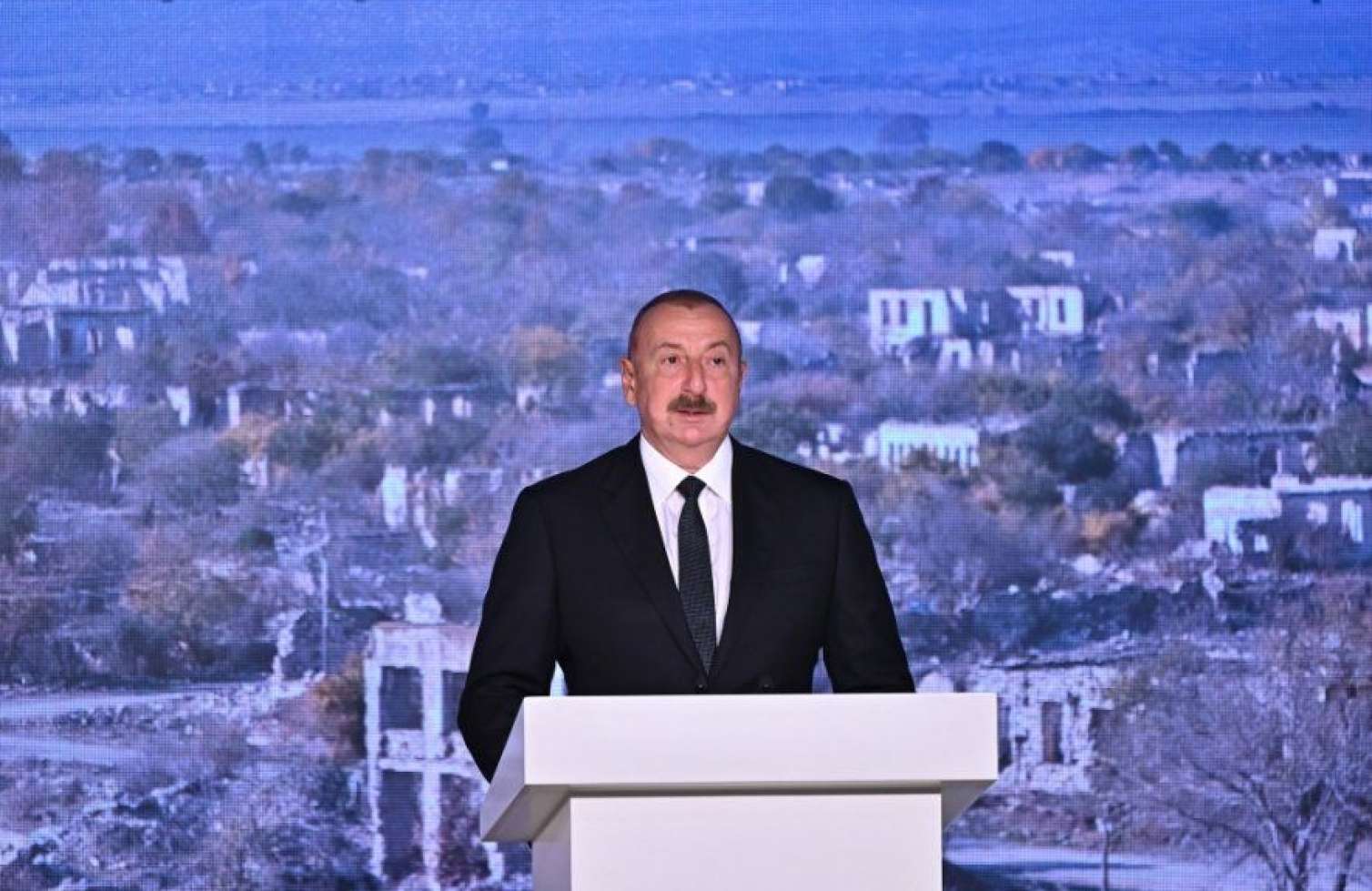 “İnsanların çəkdiyi zülmlərə baxmayaraq, biz sülh təklif etdik” - Prezident 