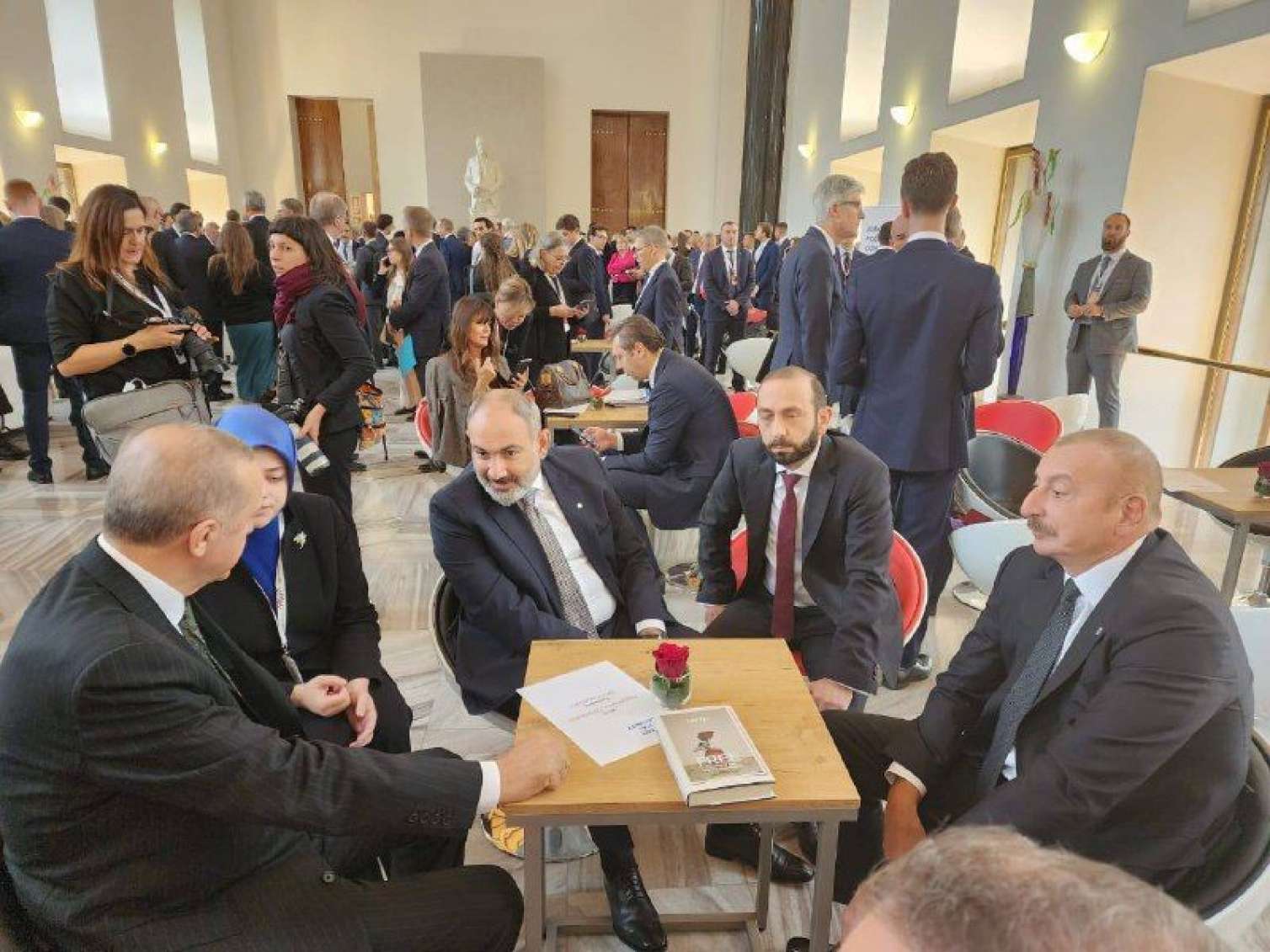 Əliyev, Ərdoğan və Paşinyan bir arada - TARİXİ GÖRÜŞ-  FOTO-VİDEO