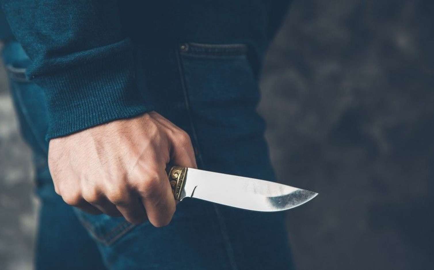 Bakıda keçmiş xanımının boğazını kəsdi 