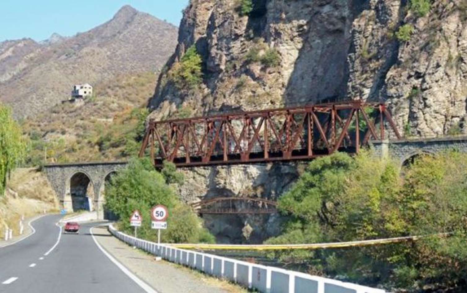Delimitasiyanın növbəti mərhələsi Zəngəzurdan başlaya bilər - Paşinyan 