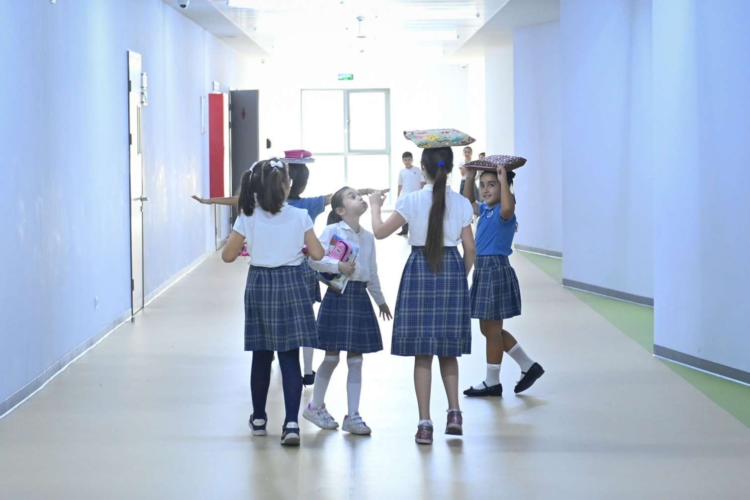 Şagirdlərə yeni qadağalar: ekspertlərdən fərqli yanaşmalar 