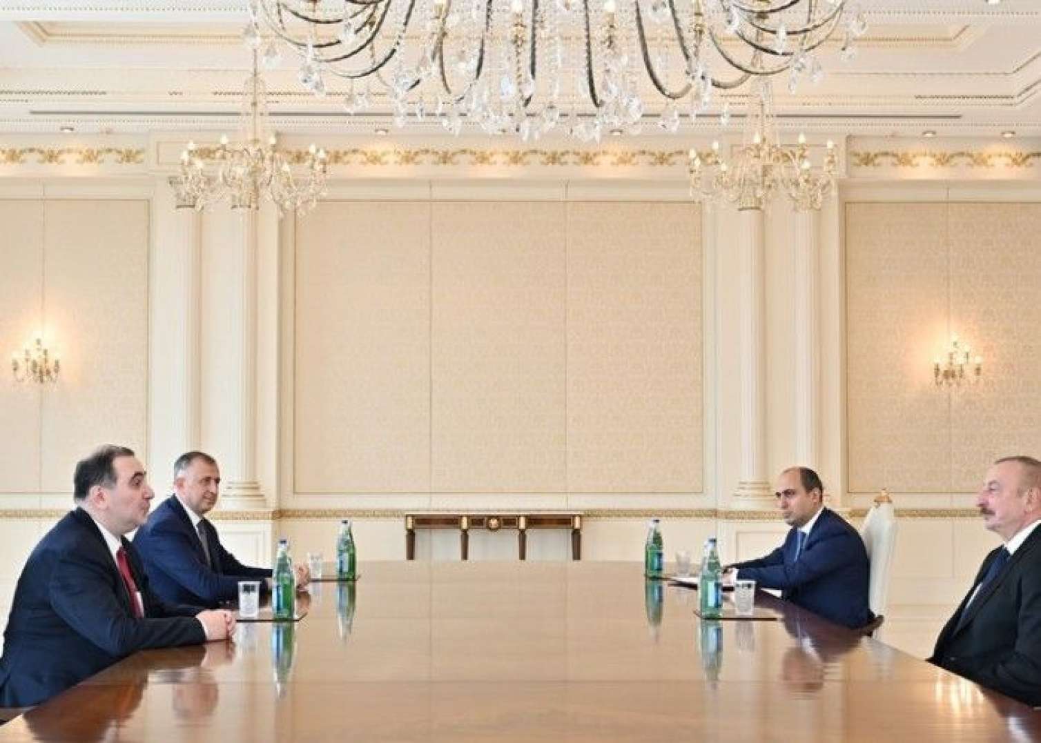 İlham Əliyev gürcüstanlı naziri qəbul etdi -  Yenilənib