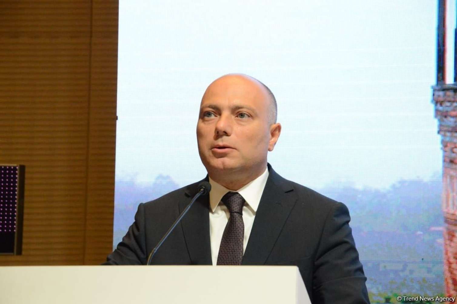Prezident mədəniyyət nazirini işdən çıxardı 