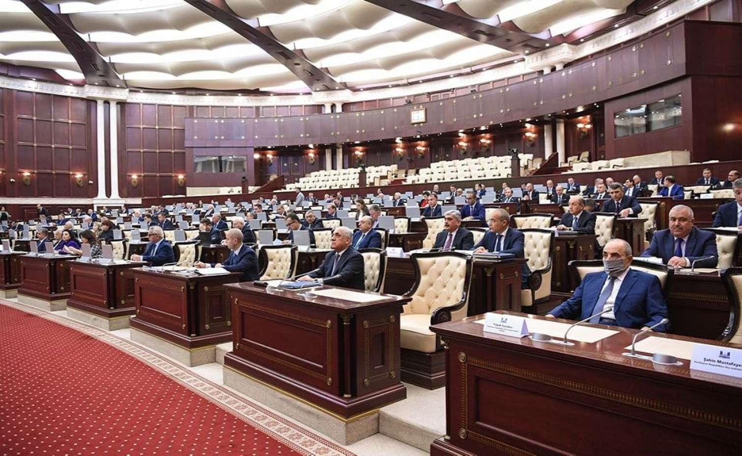 İki deputatın YAP-a keçəcəyi deyilir – “Kimlərsə mövzu qıtlığı yaşayır” 