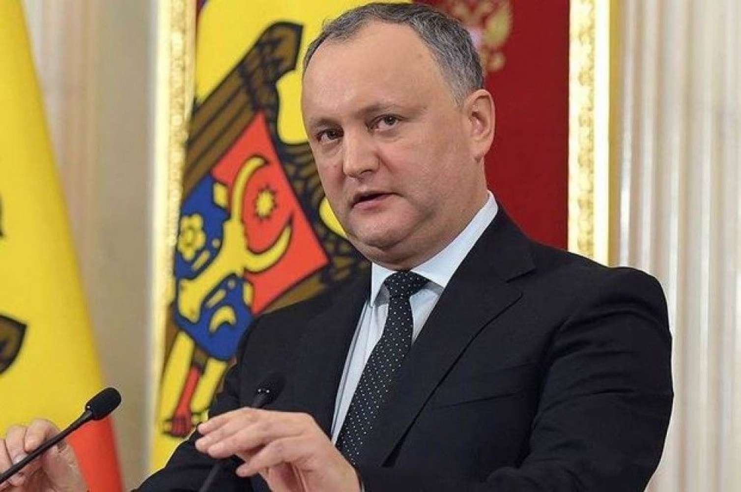 Eks-prezident ev dustaqlığından azad olundu 