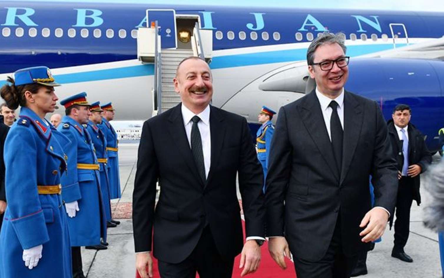 Prezident Serbiyaya getdi -  FOTO