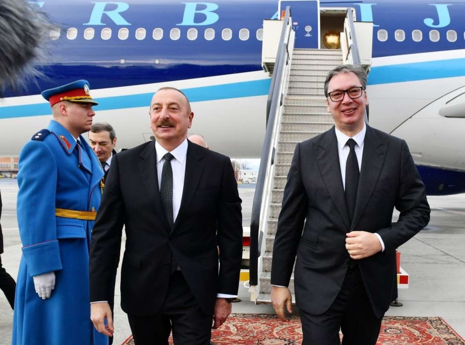 Prezident Serbiyaya getdi -  FOTO