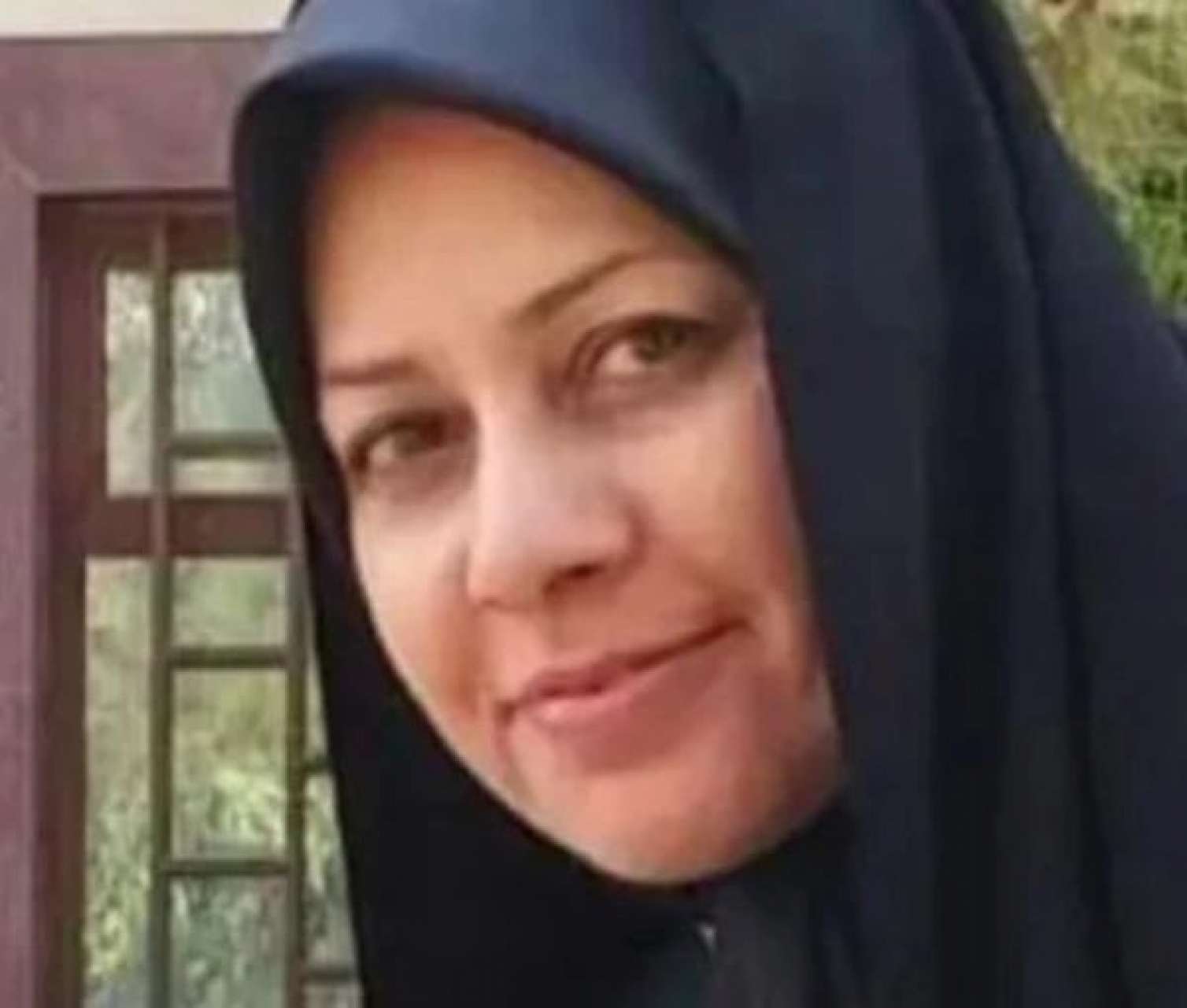  Xameneyinin qardaşı qızı həbs edildi 