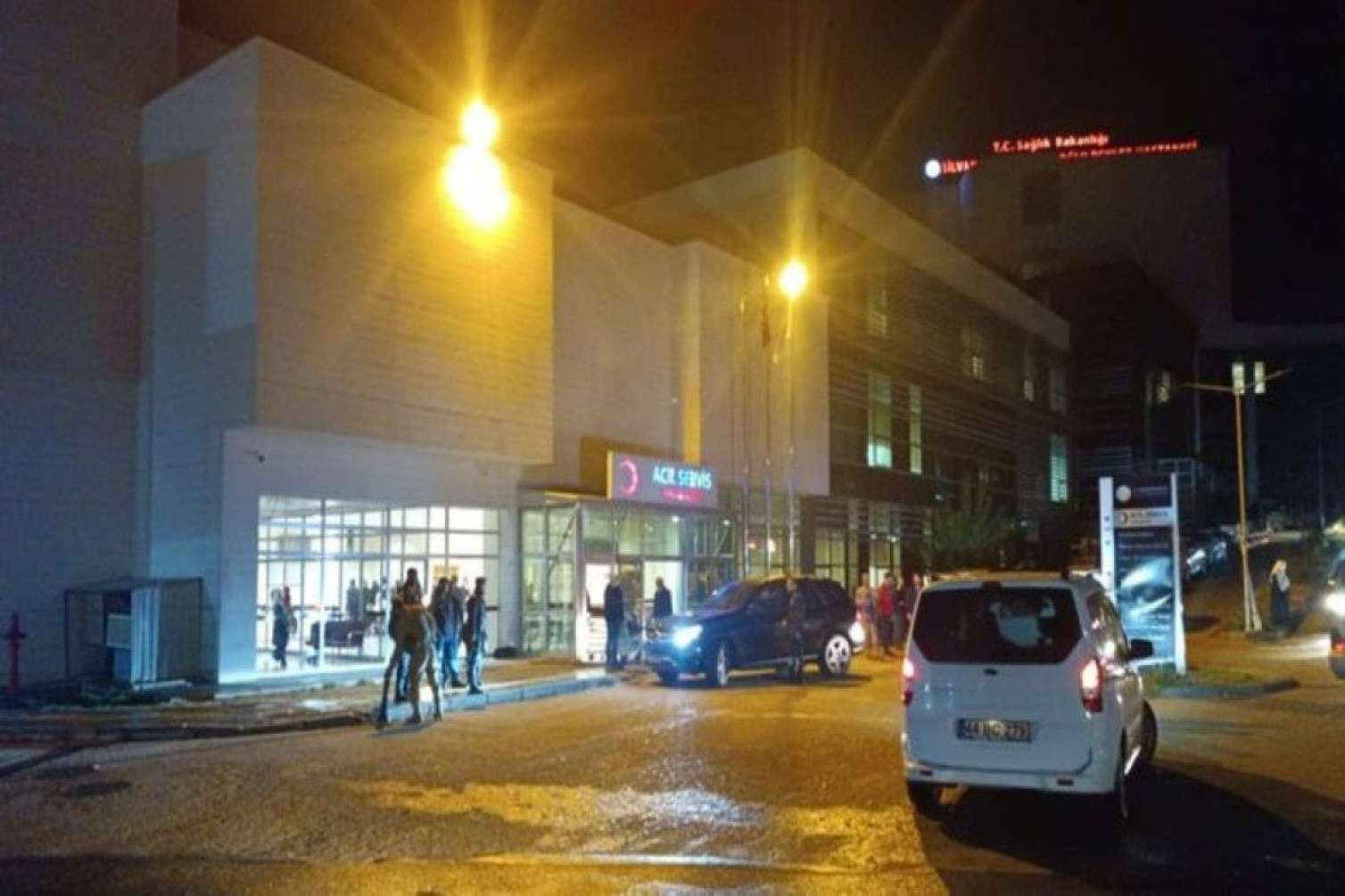 Türkiyədə avtobus aşdı: 11 polis yaralandı 