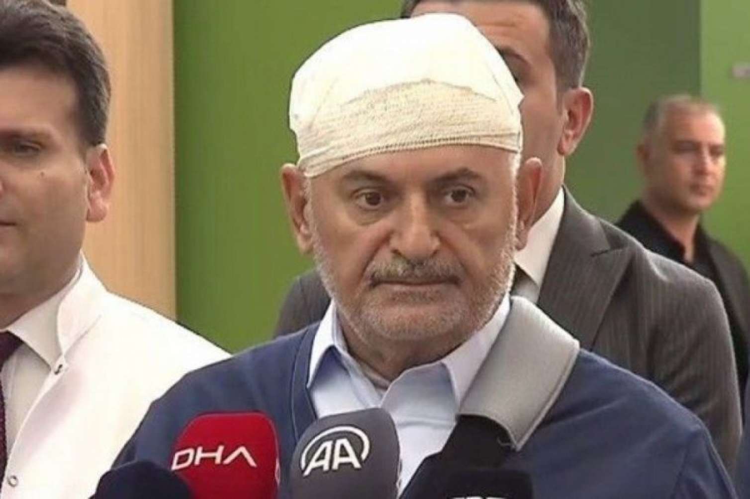 Binəli Yıldırımın alnındakı izlər diqqət çəkdi - Azərbaycanda keçirdiyi qəzadan sonra ilk dəfə... - FOTO 
