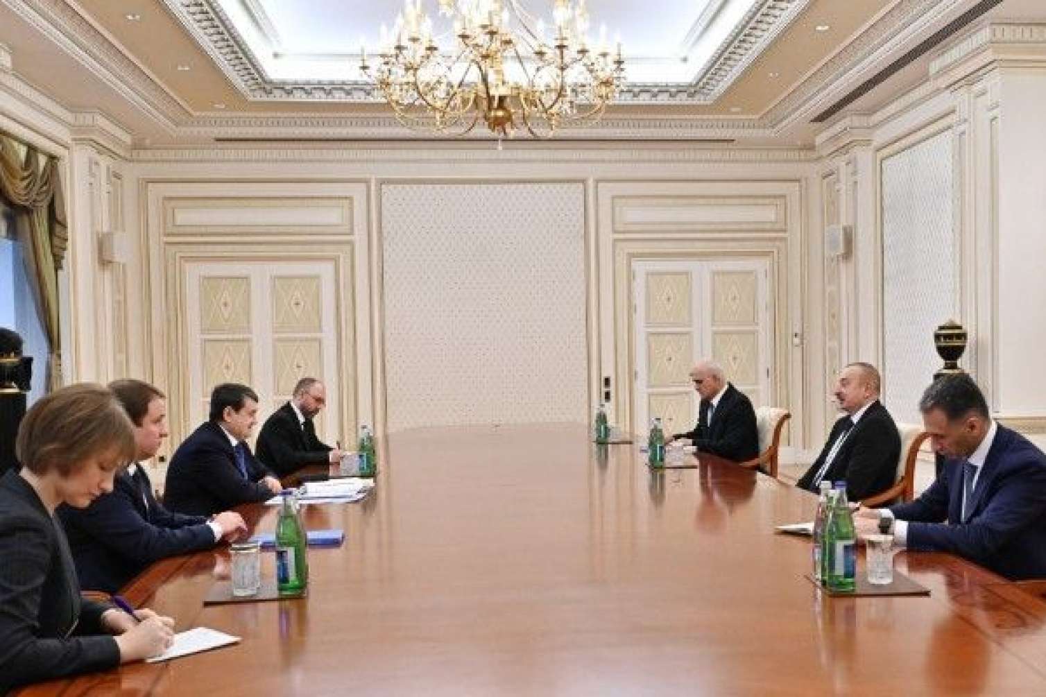 İlham Əliyev Putinin köməkçisini qəbul etdi 