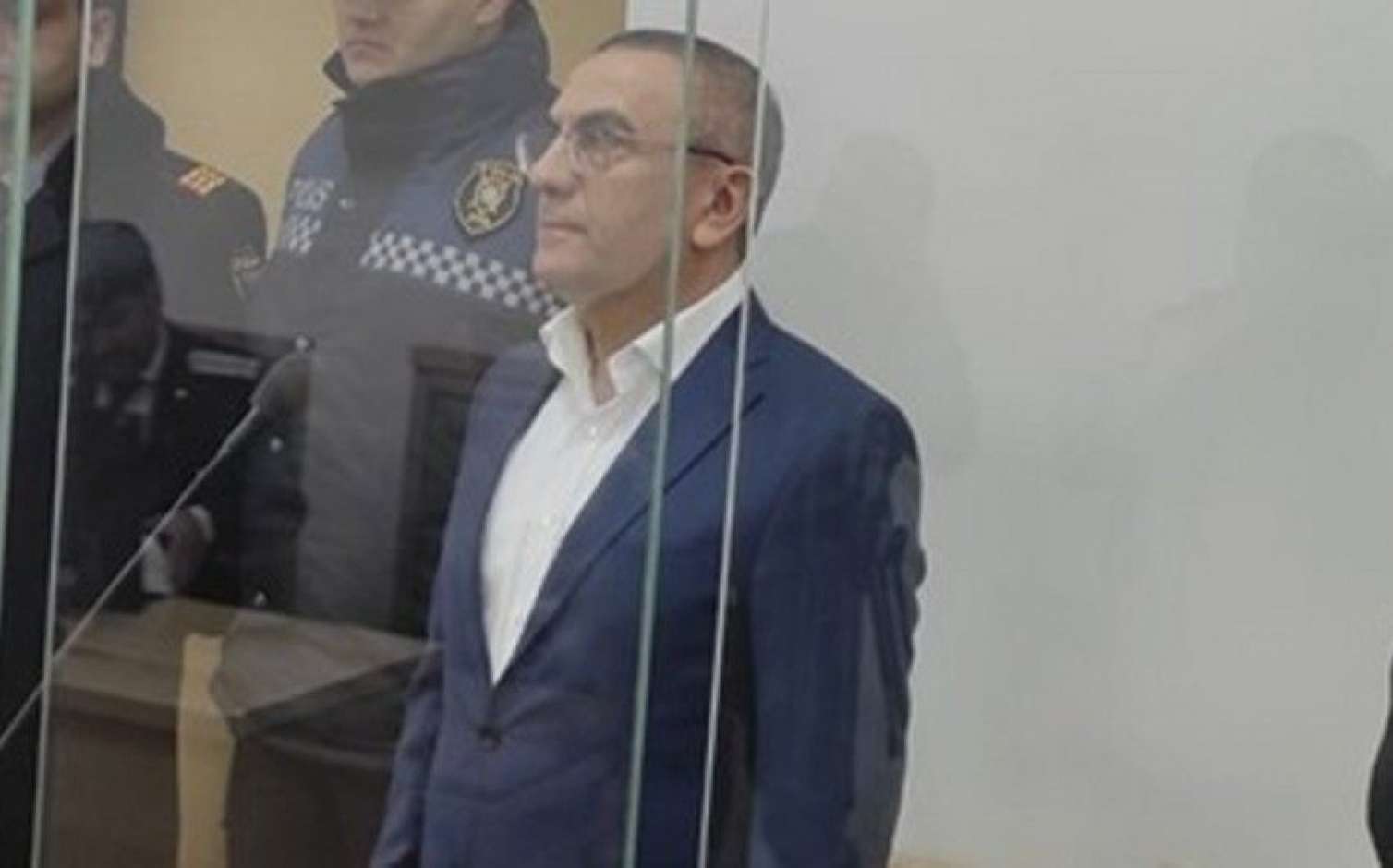 Alimpaşa Məmmədovun oğlu məhkəmə zalından qovuldu 