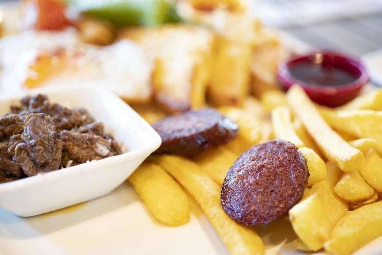 Türkiyədə 43 nəfər qidadan zəhərləndi 