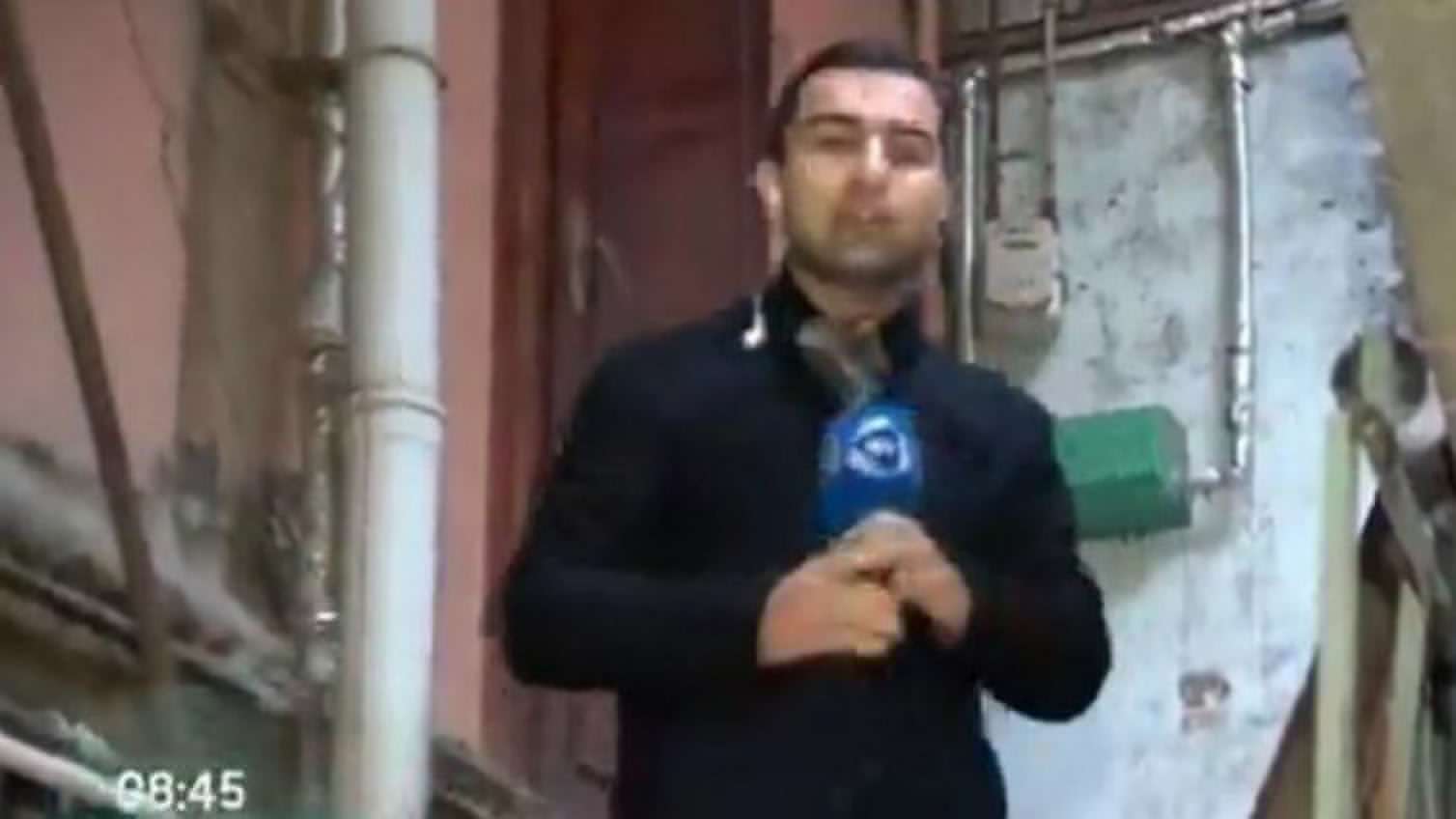 ATV-nin jurnalisti canlı efirdə yıxıldı –  VİDEO