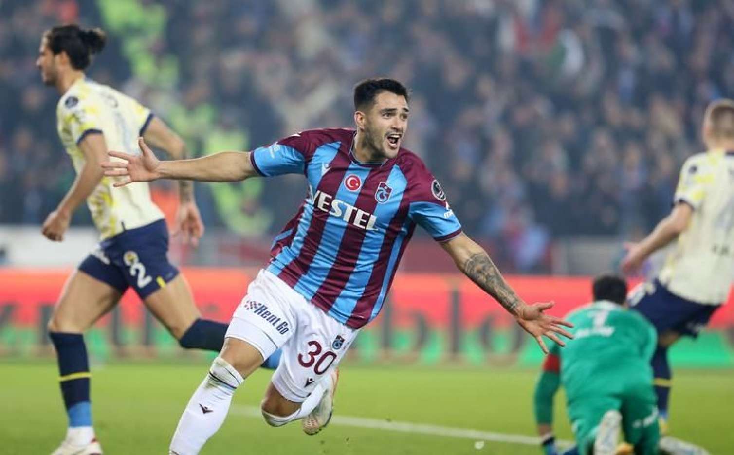 "Trabzonspor" "Fənərbağça"nı məğlub etdi 