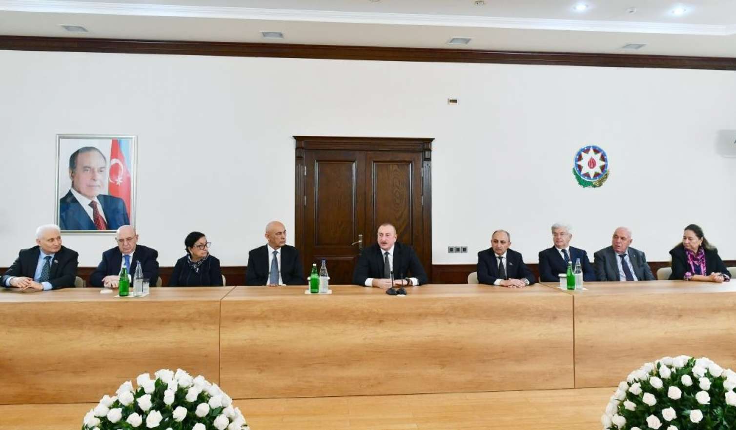 Prezident Qərbi Azərbaycan İcmasının binasında yaradılan şəraitlə tanış oldu 