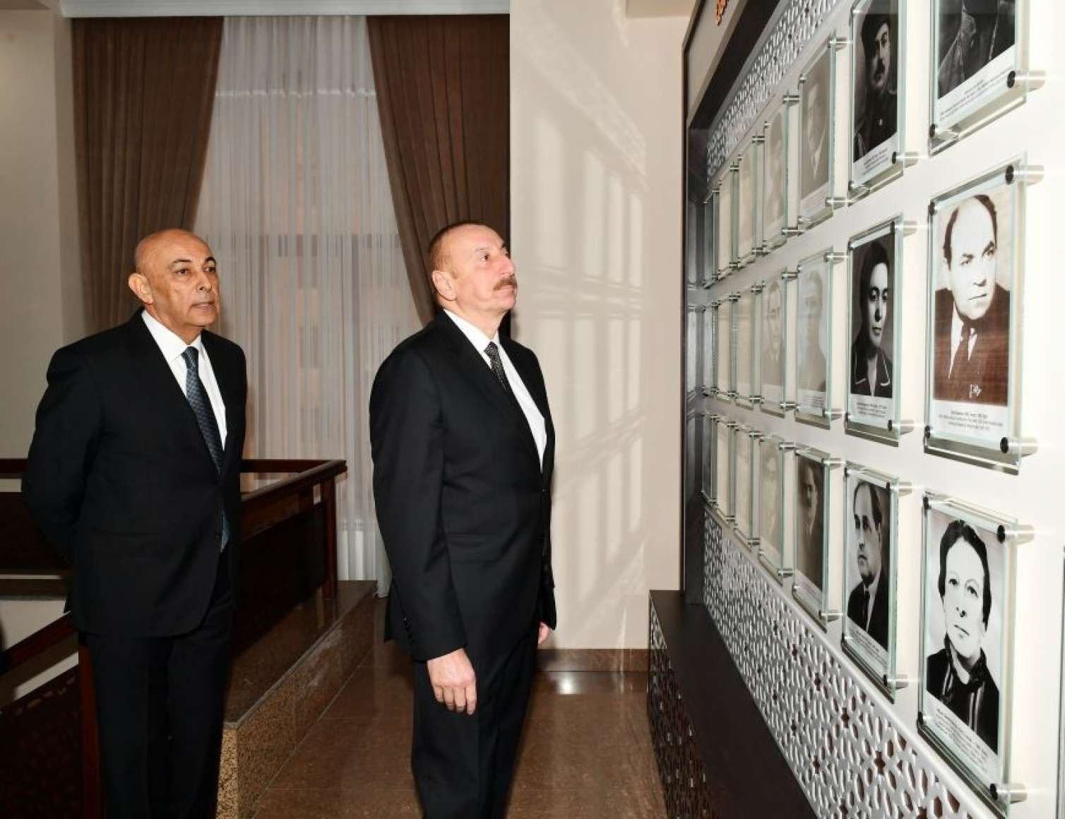 Prezident Qərbi Azərbaycan İcmasının binasında yaradılan şəraitlə tanış oldu 