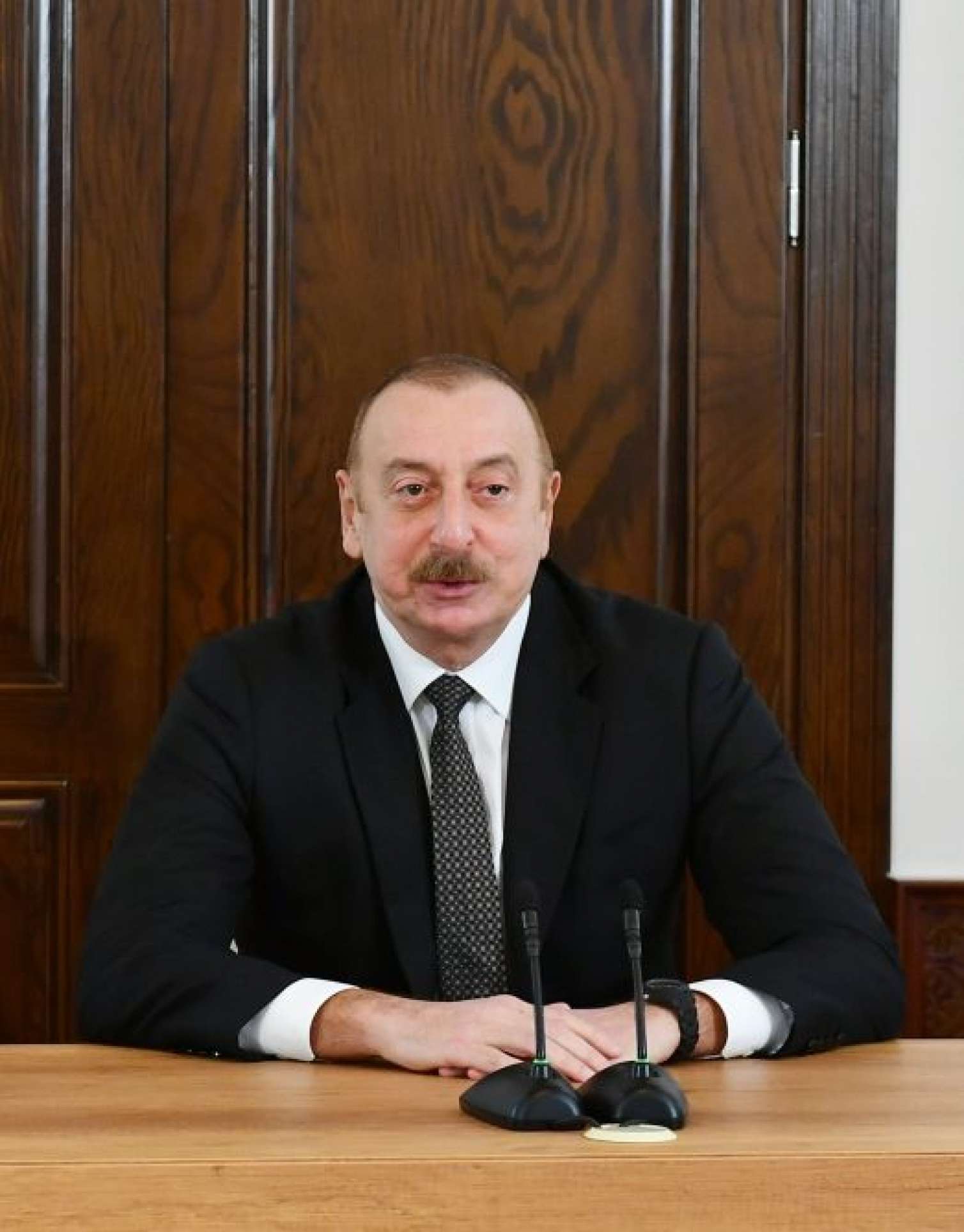 Prezident Qərbi Azərbaycan İcmasının binasında yaradılan şəraitlə tanış oldu 
