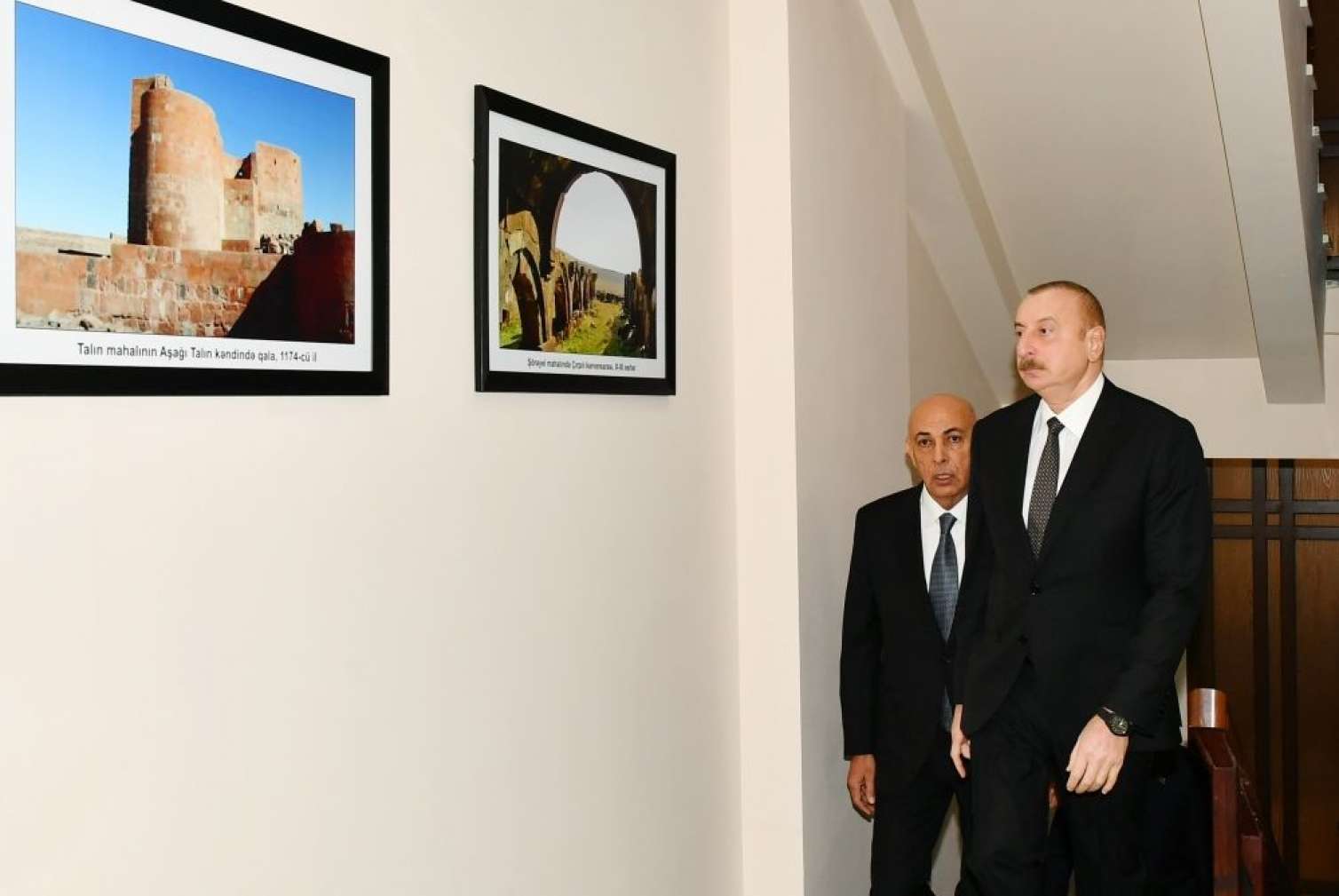 Prezident Qərbi Azərbaycan İcmasının binasında yaradılan şəraitlə tanış oldu 