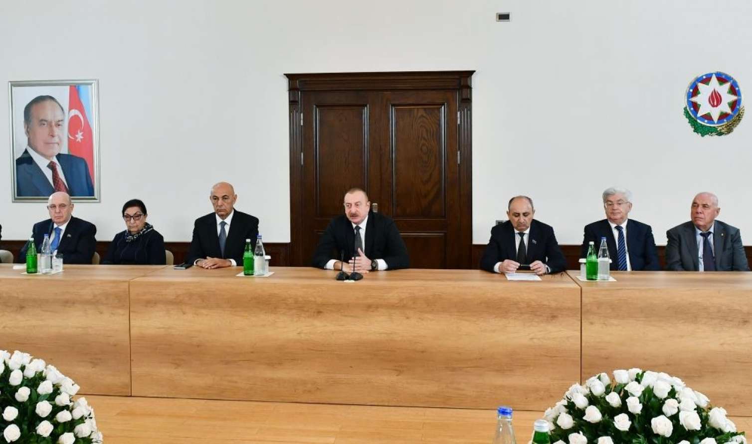 Prezident Qərbi Azərbaycan İcmasının binasında yaradılan şəraitlə tanış oldu 
