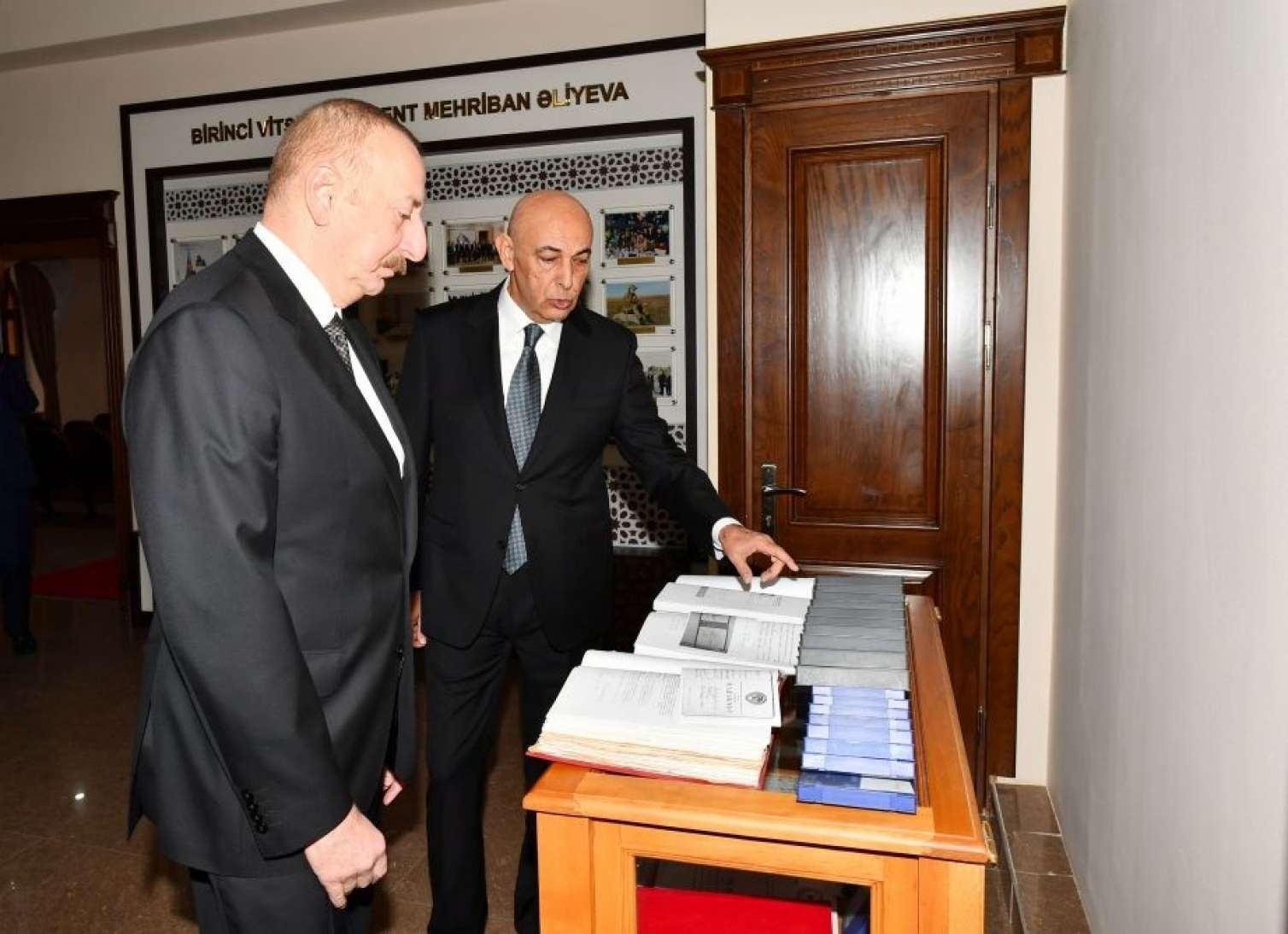 Prezident Qərbi Azərbaycan İcmasının binasında yaradılan şəraitlə tanış oldu 