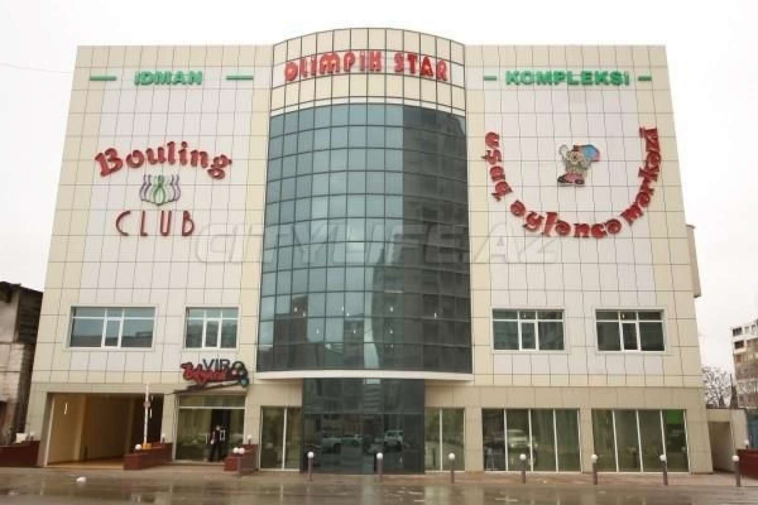 Bakının məşhur əyləncə mərkəzində rüsvayçılıq - “Olimpik Star” rəhbərliyi ayaqqabı oğurlayır?  