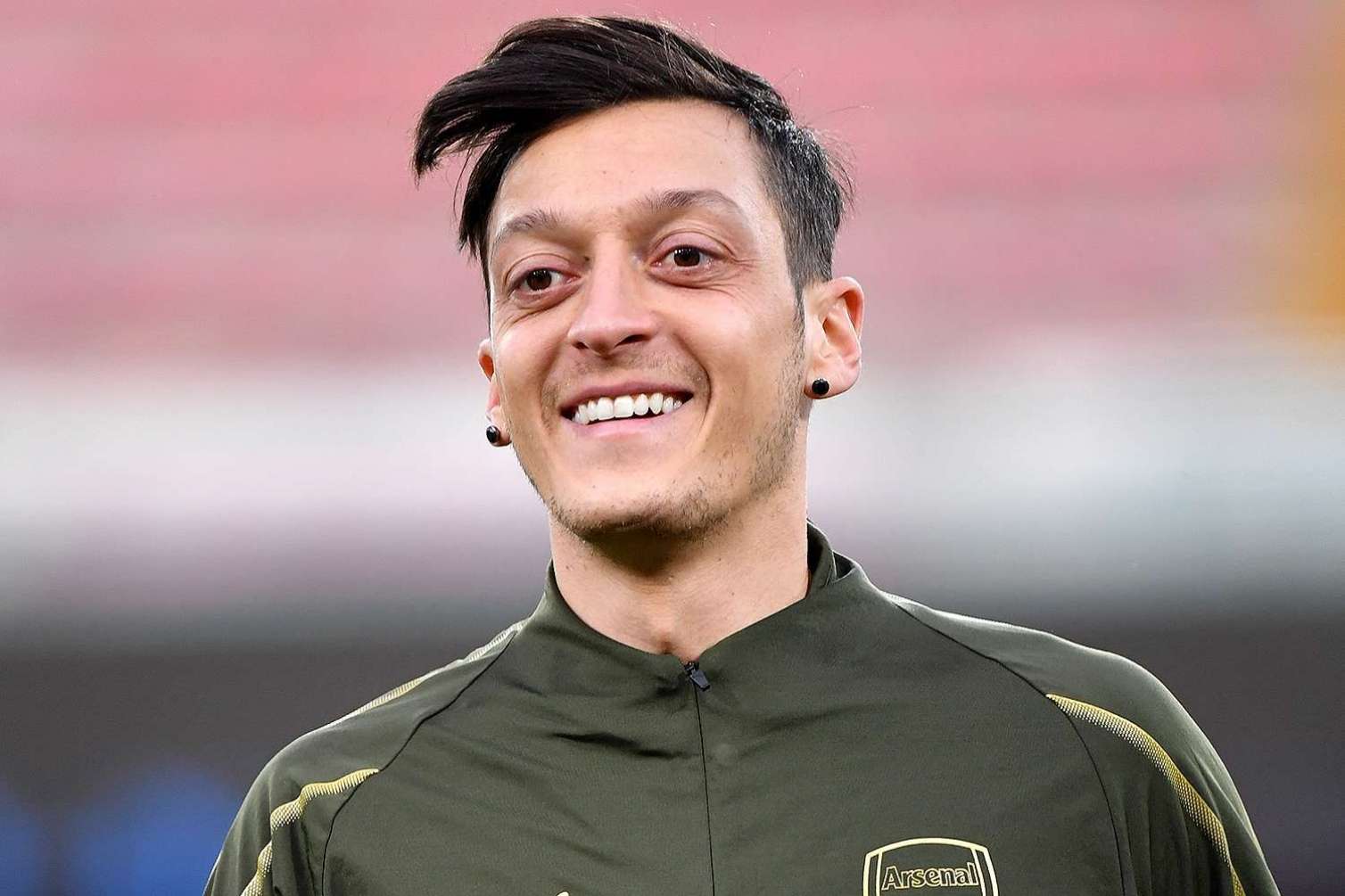 Məsut Özil karyerasını bitirdi 