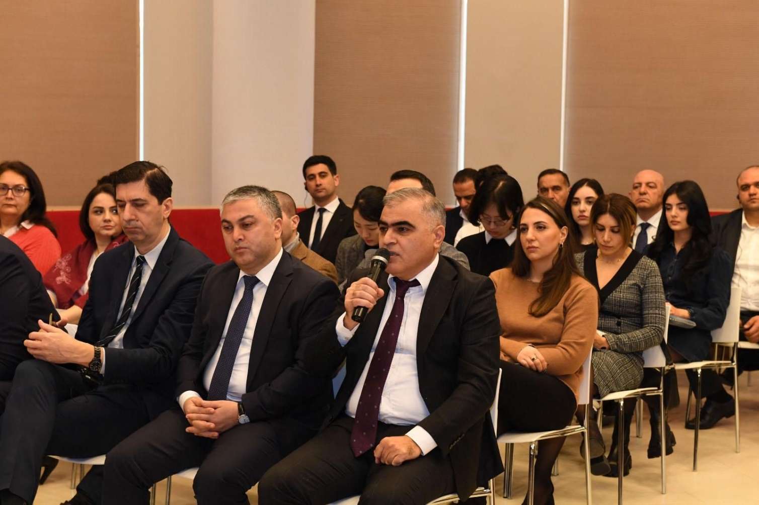Dünya Bankının məcburi köçkünlərlə bağlı layihəsi üzrə görülən işlərin təqdimatı keçirilib 