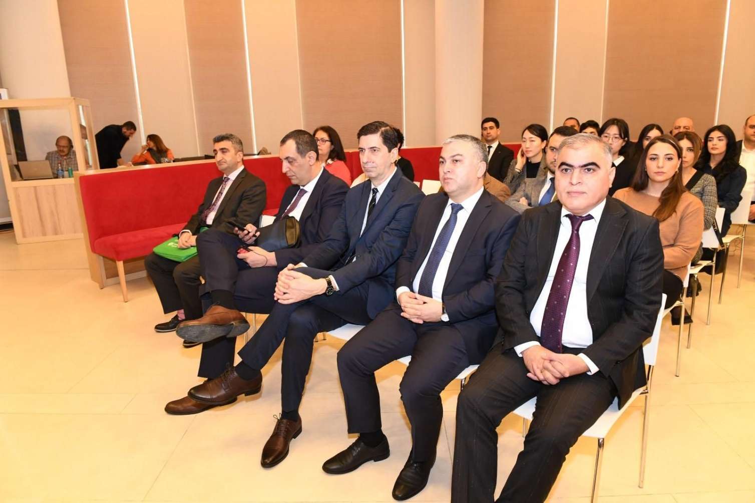 Dünya Bankının məcburi köçkünlərlə bağlı layihəsi üzrə görülən işlərin təqdimatı keçirilib 