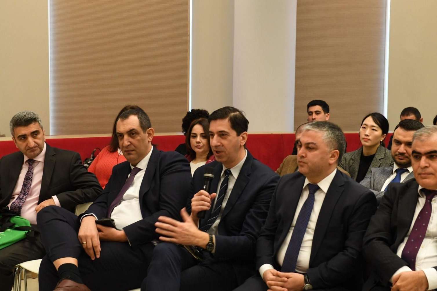 Dünya Bankının məcburi köçkünlərlə bağlı layihəsi üzrə görülən işlərin təqdimatı keçirilib 