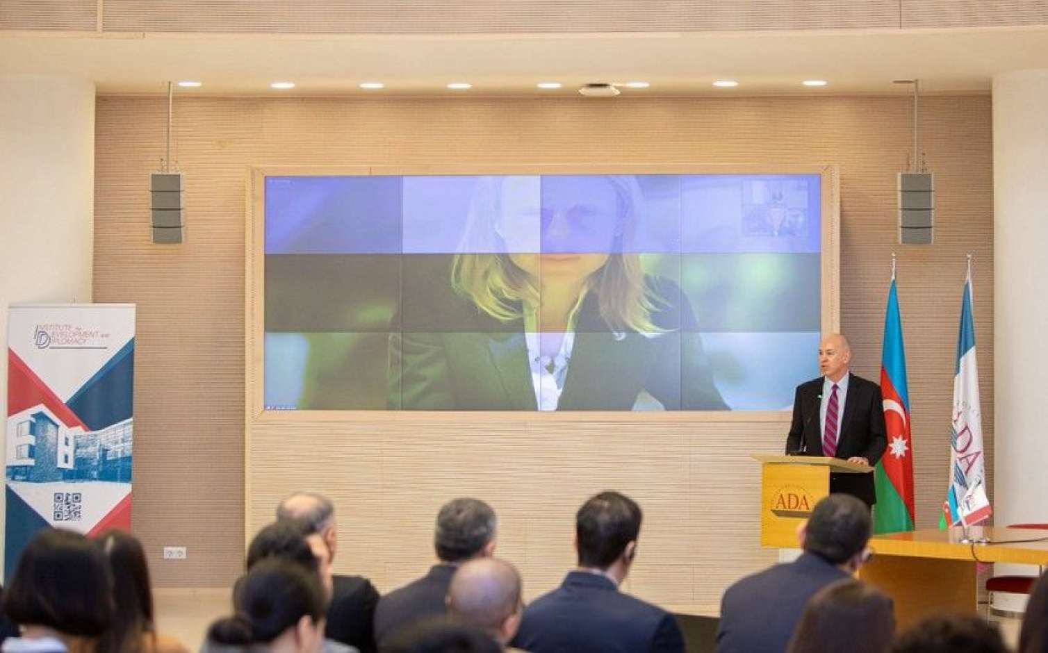 Dünya Bankının məcburi köçkünlərlə bağlı layihəsi üzrə görülən işlərin təqdimatı keçirilib 