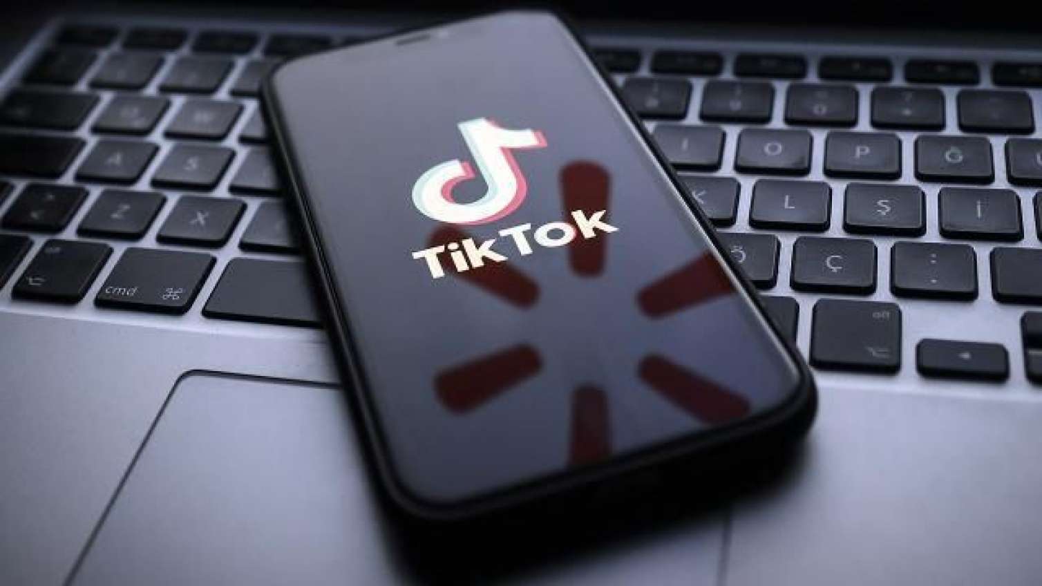ABŞ məhkəməsi Çin şirkətini TikTok-u satmağa məcbur edir 