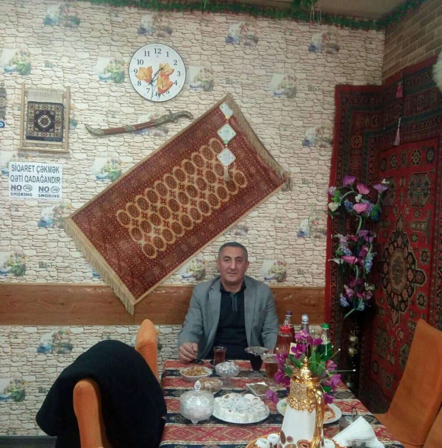 Sürücü sükan arxasında öldü, maşını piyadaların üstünə çıxdı -  FOTO