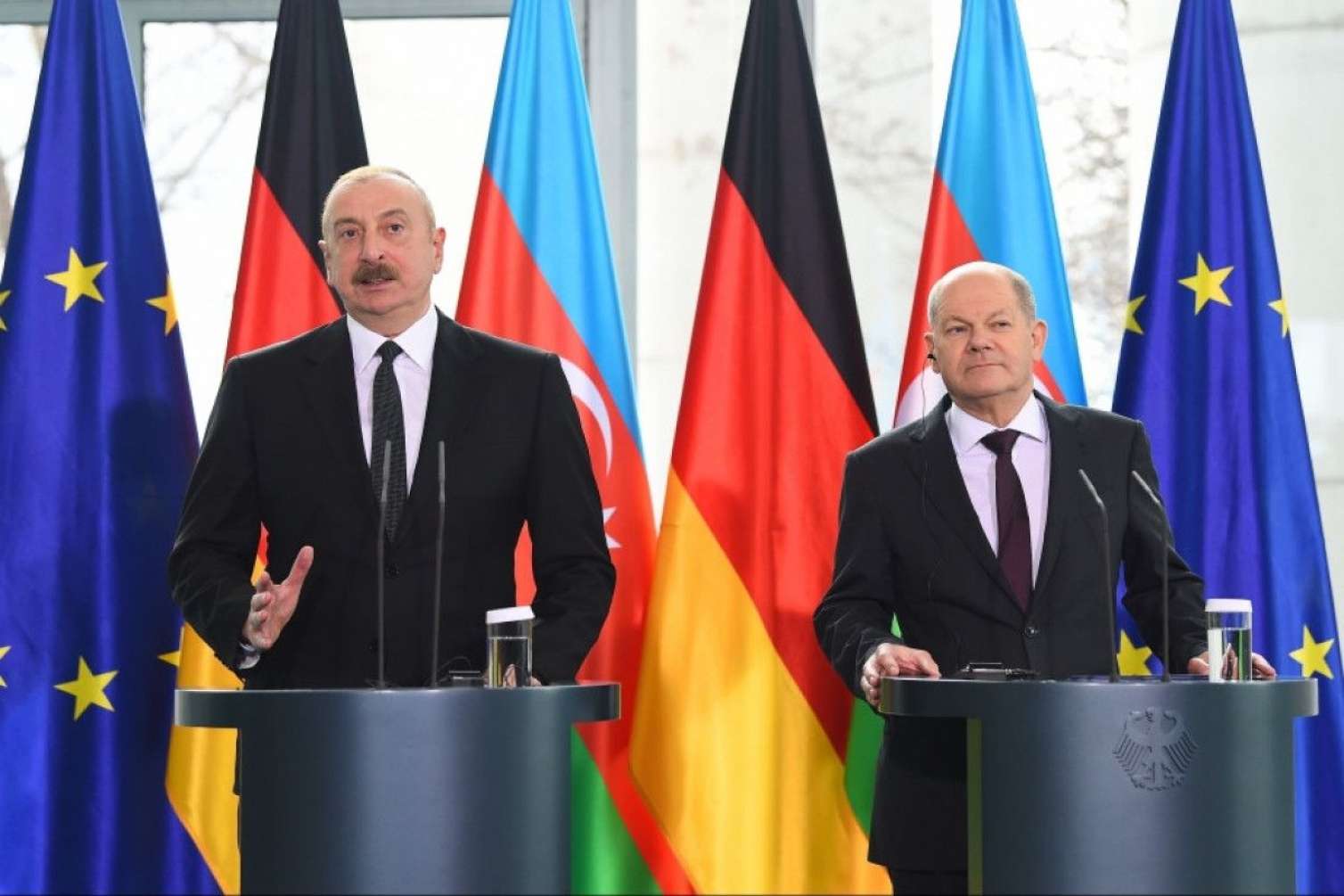 Əliyev və Şolts birgə mətbuat konfransı keçirib 