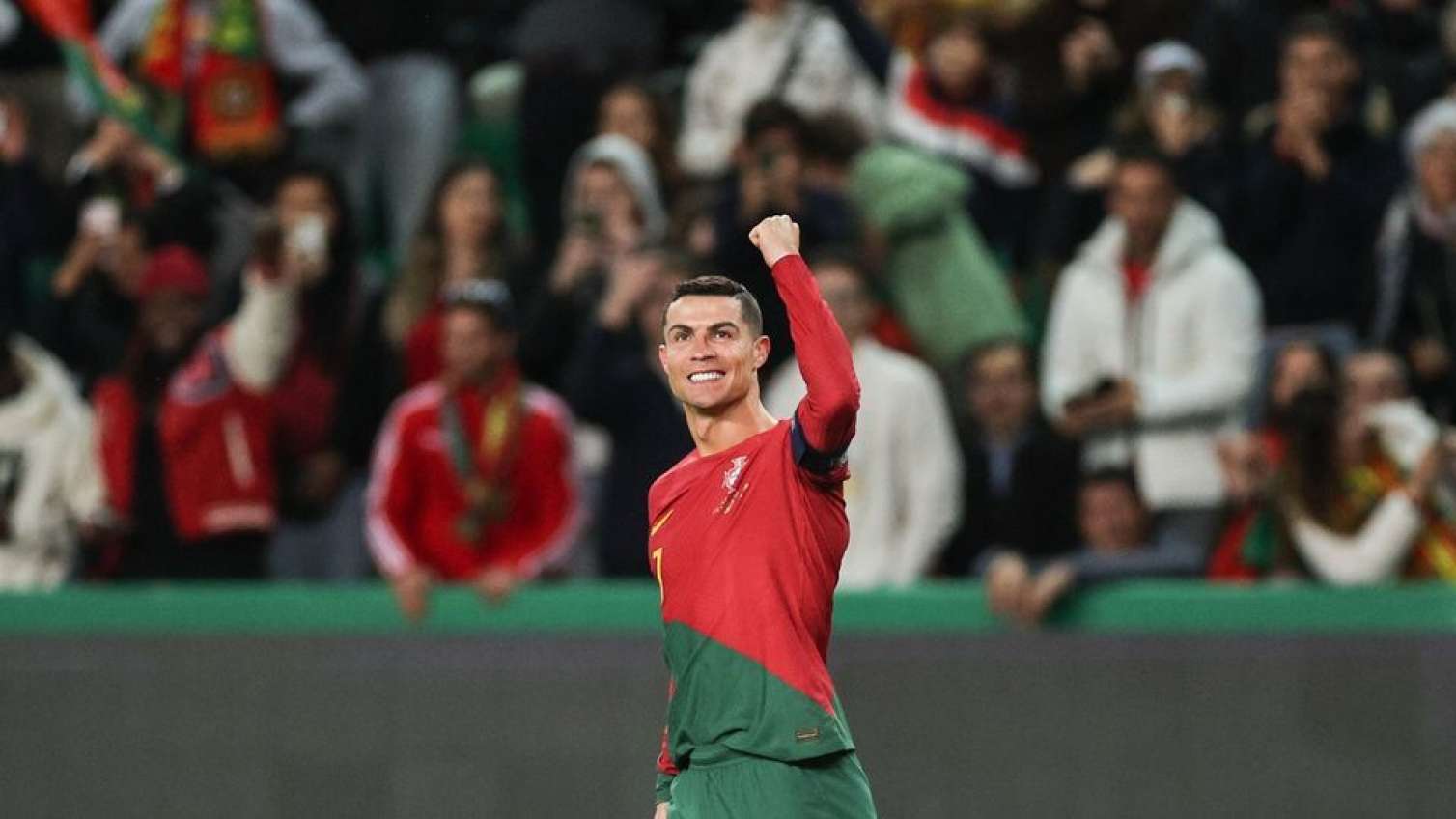 Ronaldo yeni rekorda imza atdı 