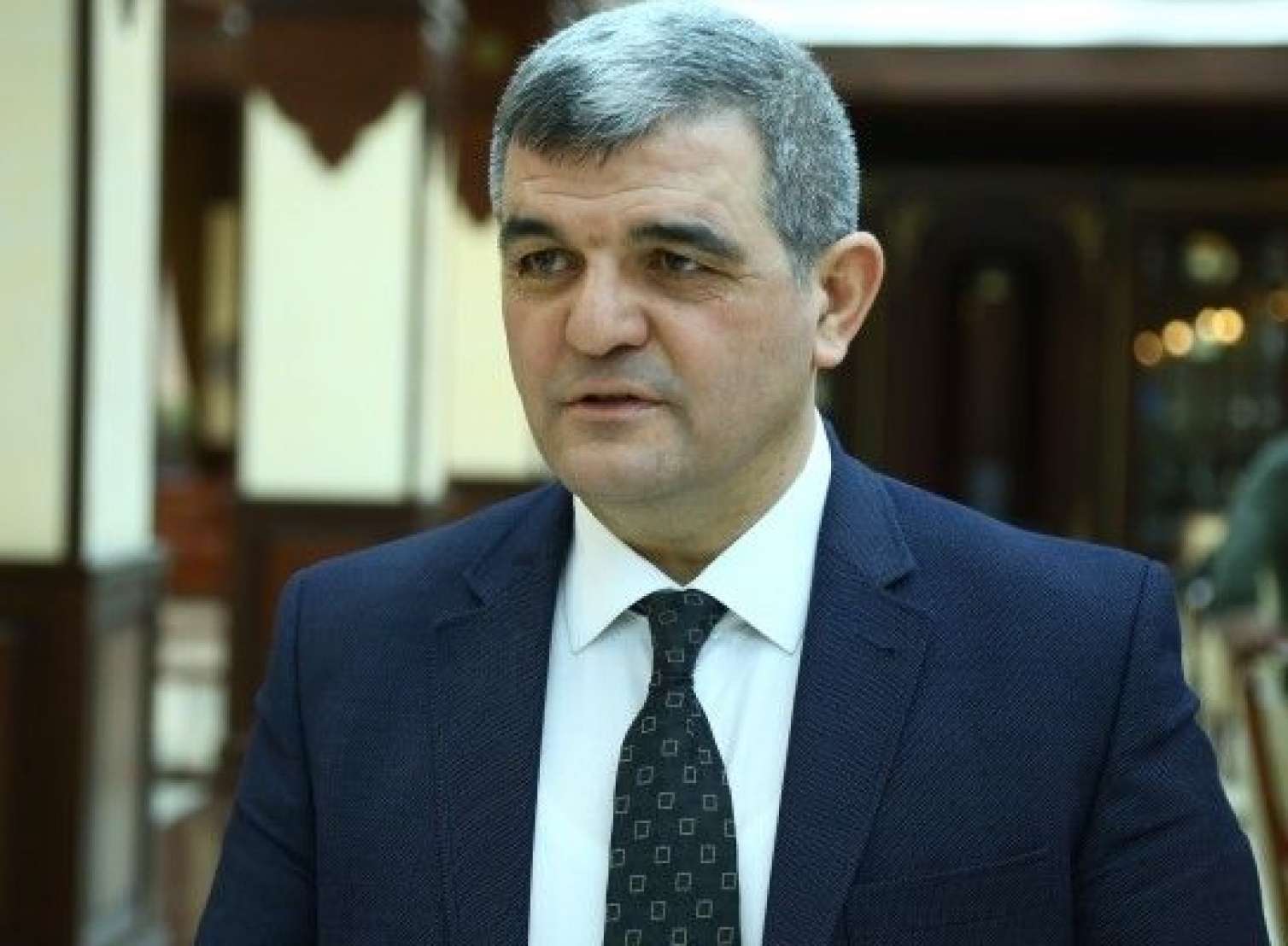 Sabiq nazir Fazil Mustafanın cəzalandırılmasını istəyir 