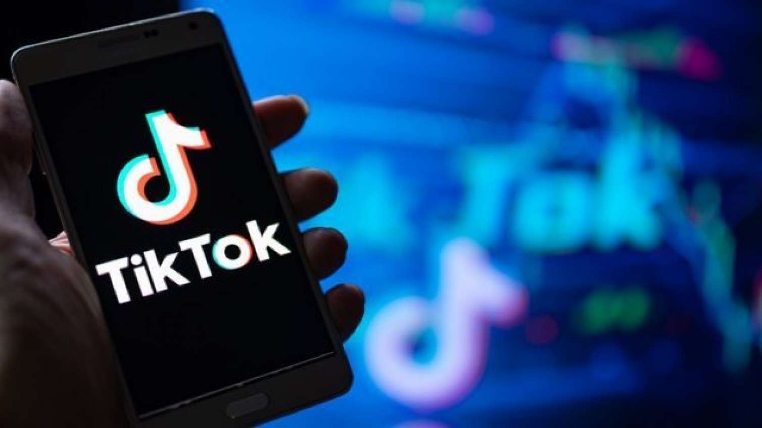 17 yaşlı oğlan “TikTok”dakı mübahisəyə görə bıçaqlandı - VİDEO 