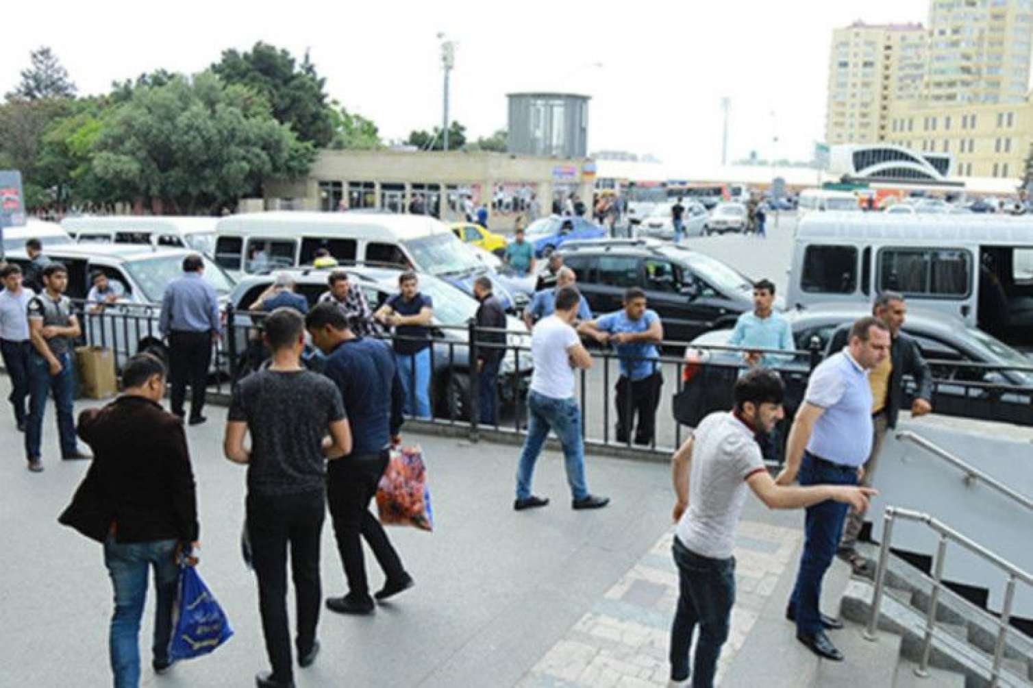Manatlıq taksilər olmalıdır, onları ora-bura qovmamalıdırlar -  Ekspert