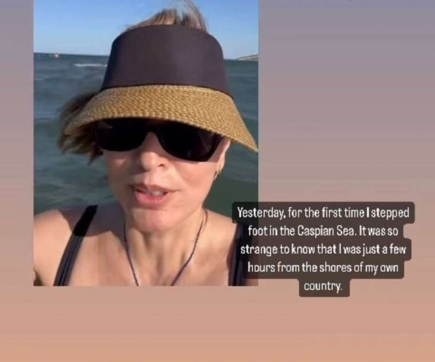 Yasmin Pəhləvi Bakıya gəldi: İranla bağlı paylaşım etdi -  FOTO