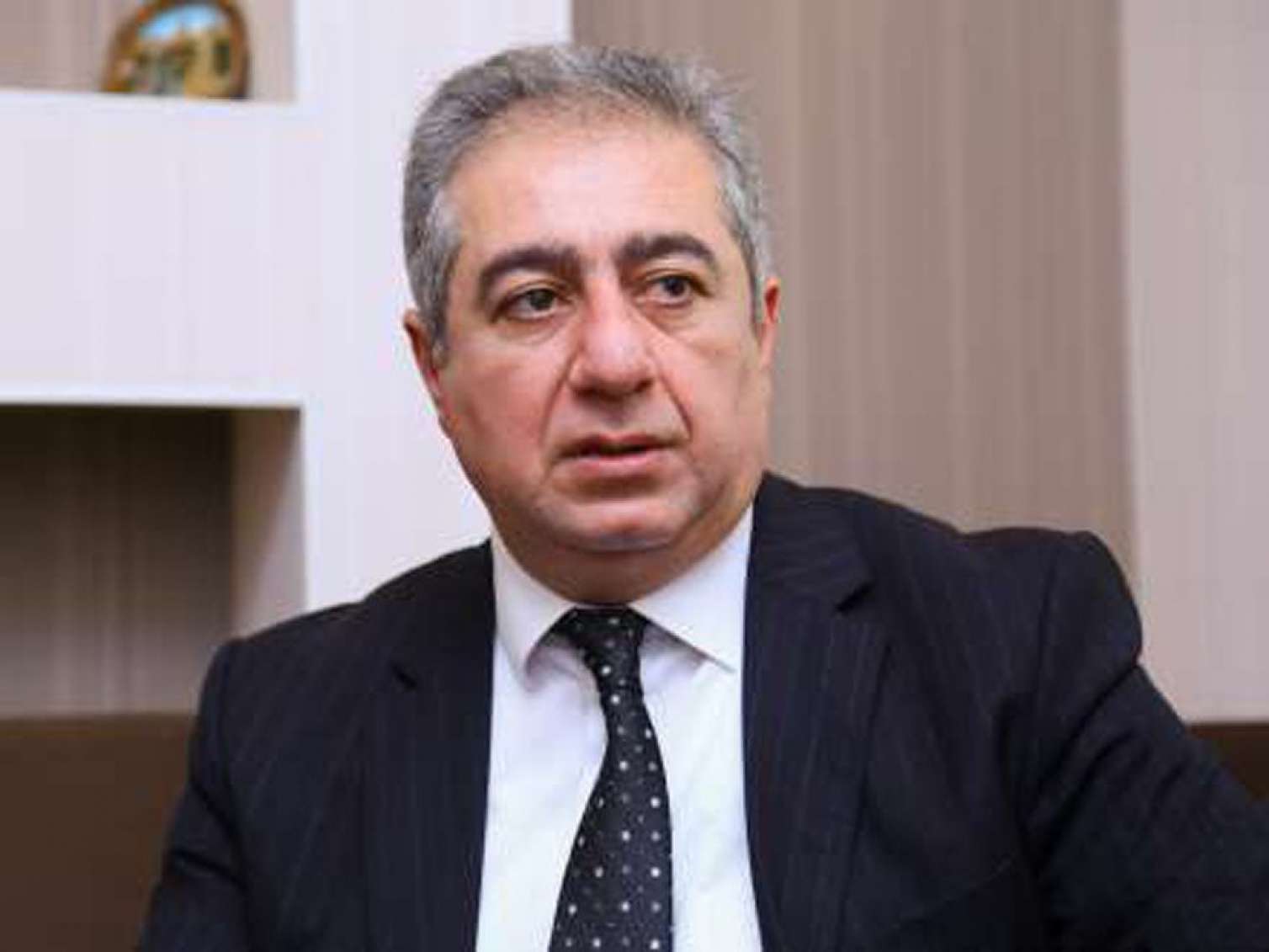 “Qubad İbadoğlu çöldə kef edir, bu, həbsdə qalıb” - Məhkəmə 