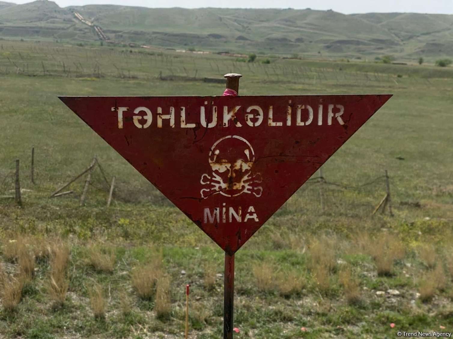 Kəlbəcərdə 39 yaşlı kişi minaya düşdü 