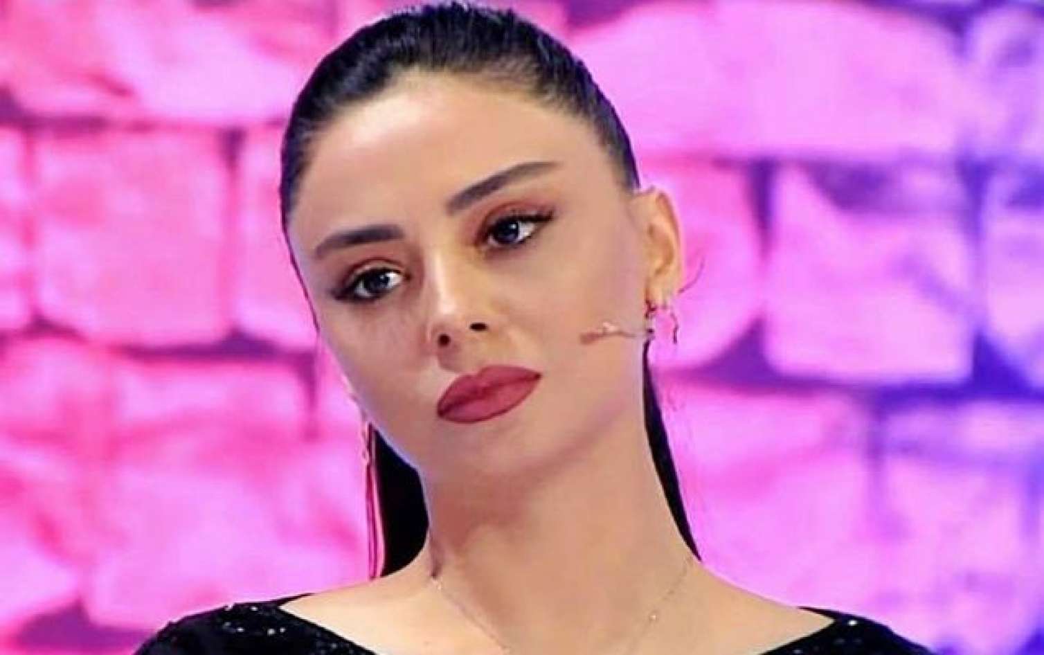 Vüsalədən qızı ilə bağlı suala reaksiya 