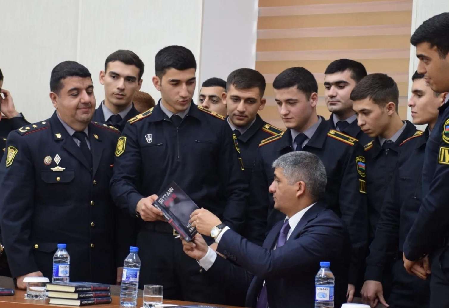 Müşfiq Abbasov Polis Akademiyasında görüş keçirdi -  FOTO