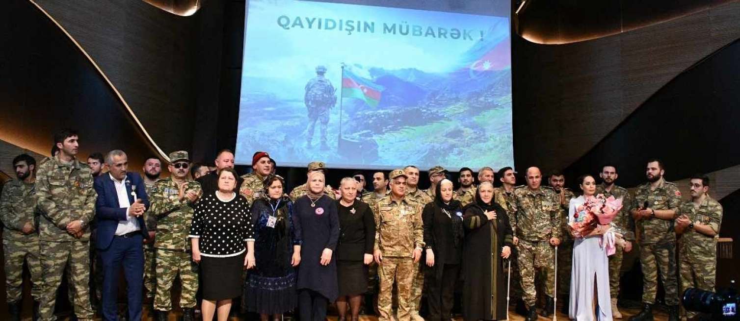 “İgidlərin Sözü”: Qazilər Muğam Mərkəzində qələbəlik yaratdı - FOTOLAR 