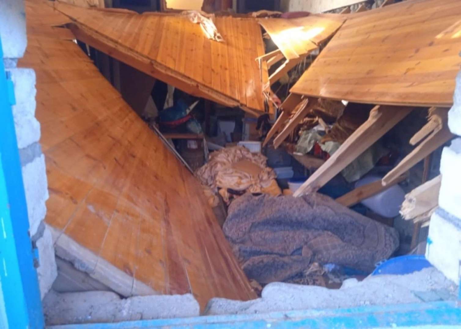 Bərdədə yasda ev uçdu - 1 ölü, 33 yaralı -  Yenilənib-FOTO