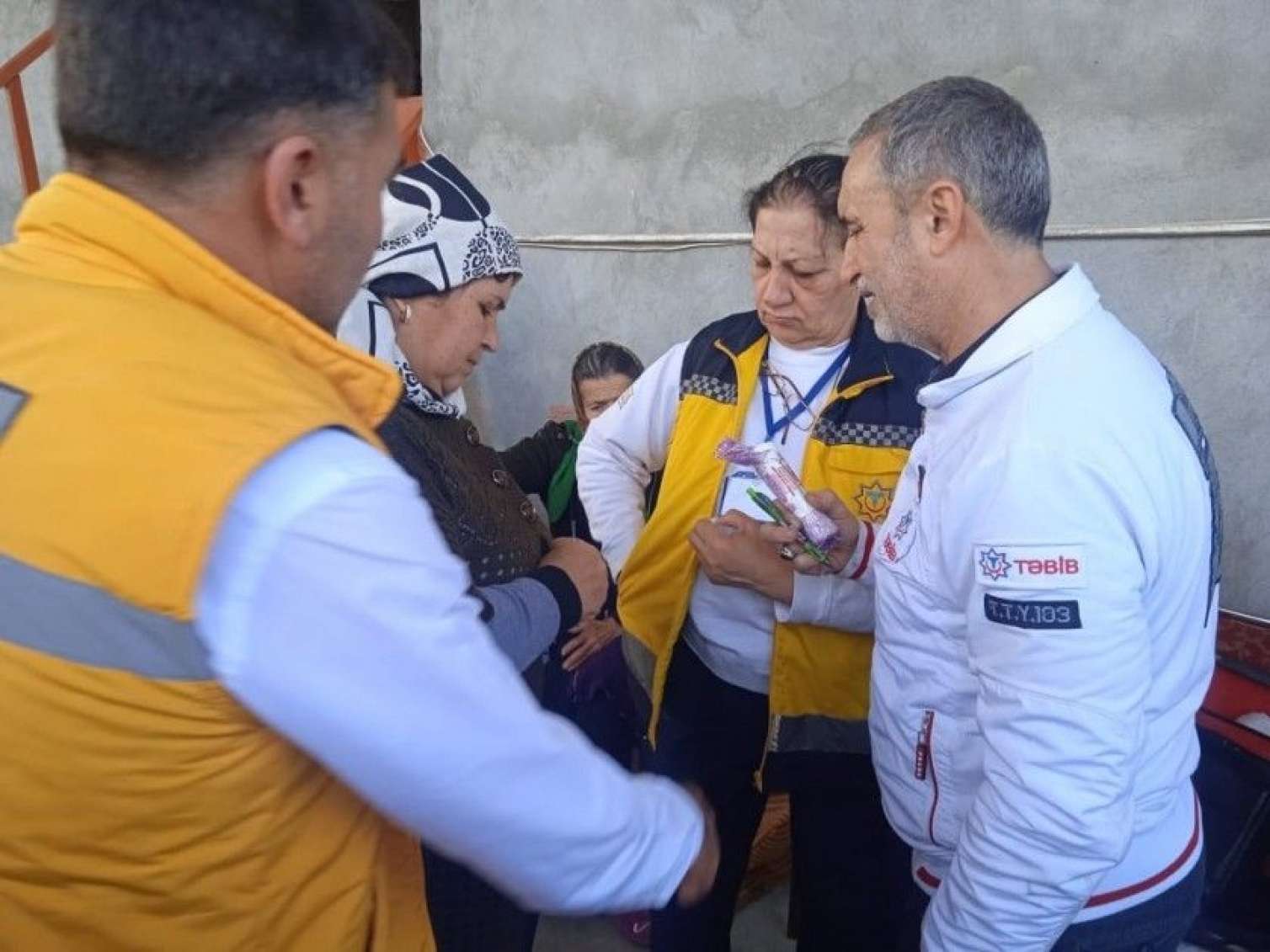 Bərdədə yasda ev uçdu - 1 ölü, 33 yaralı -  Yenilənib-FOTO