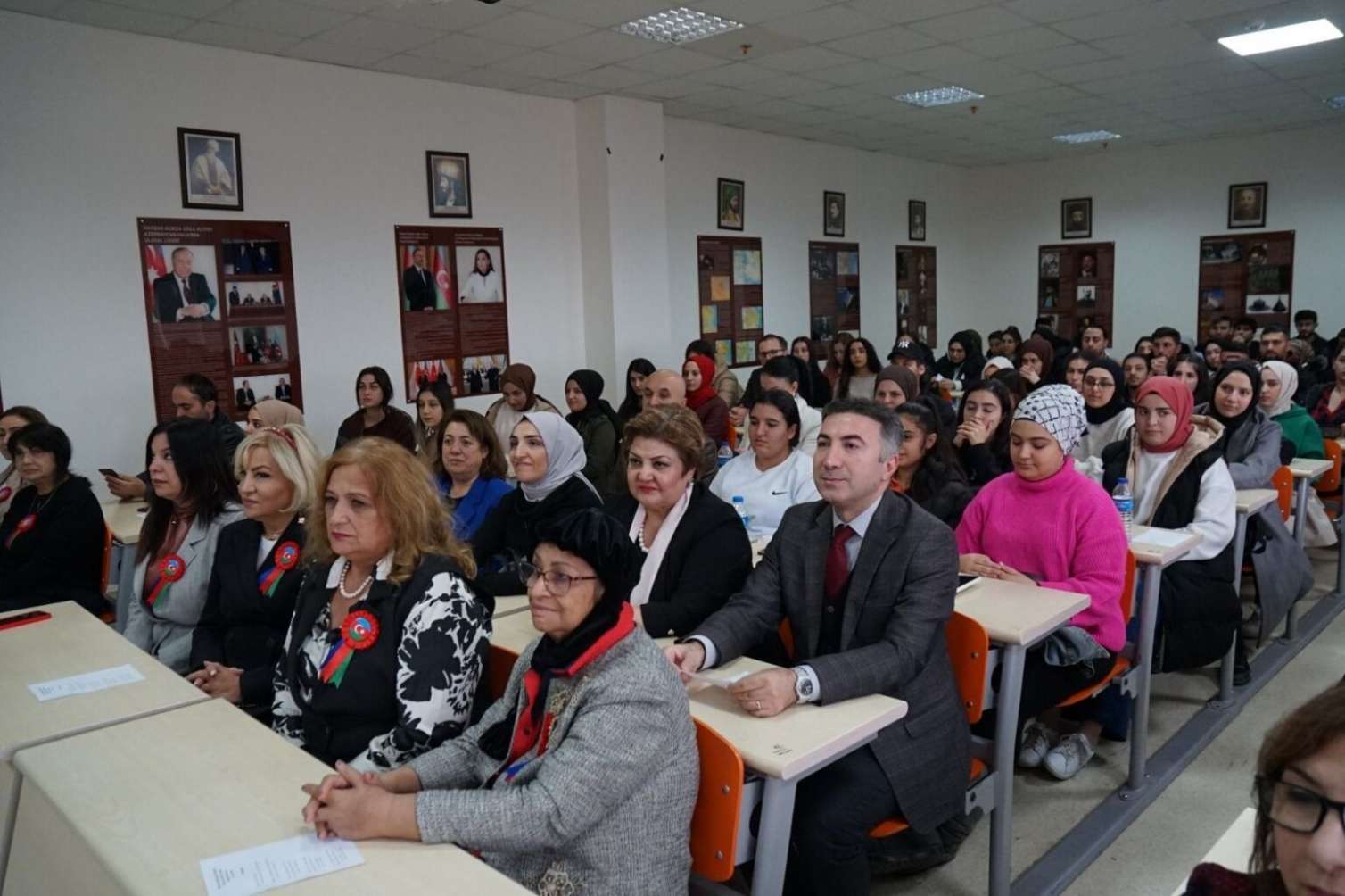 Batman Universitetində Tənzilə Rüstəmxanlı ilə görüş keçirildi – FOTO 