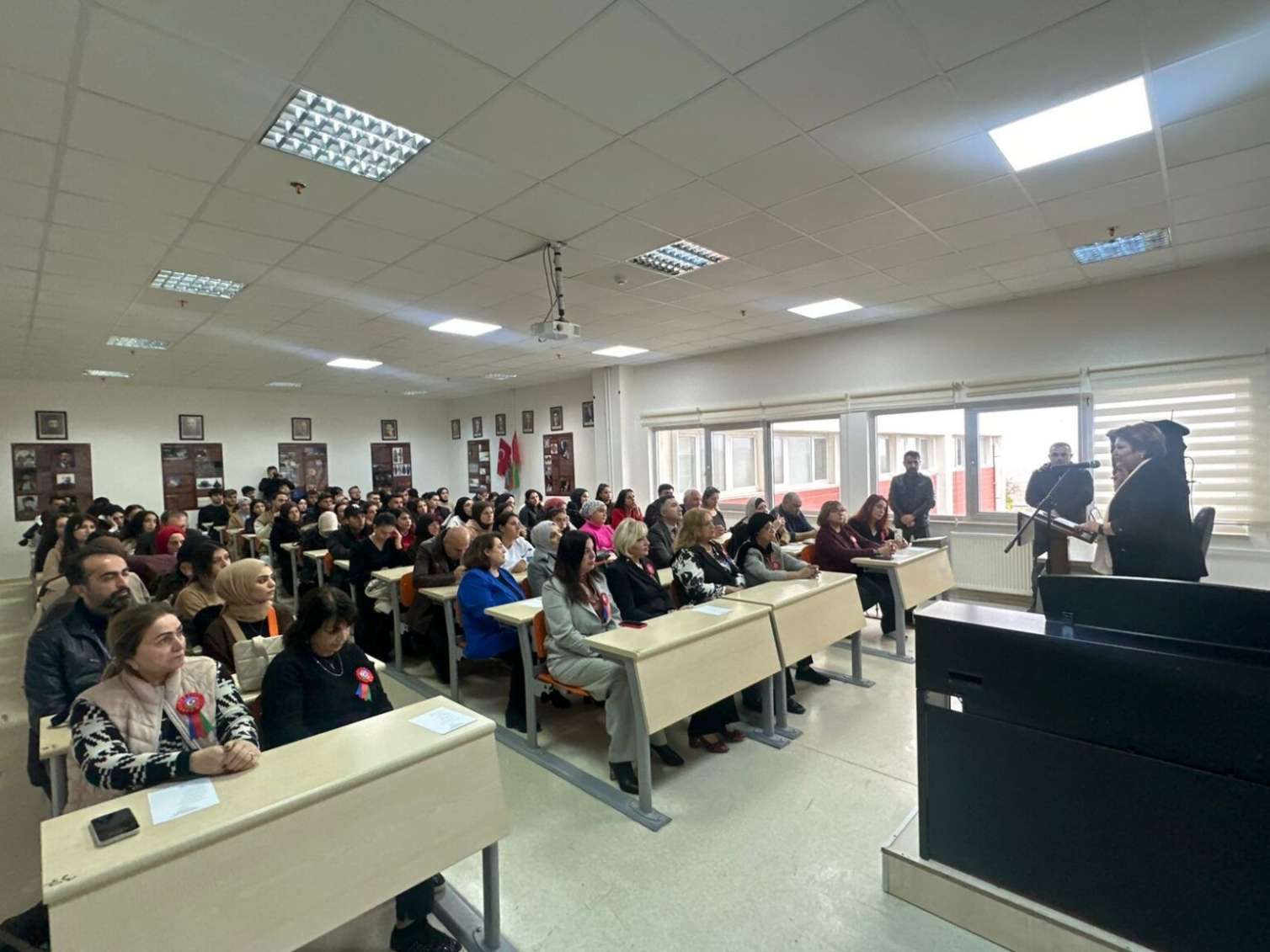 Batman Universitetində Tənzilə Rüstəmxanlı ilə görüş keçirildi – FOTO 