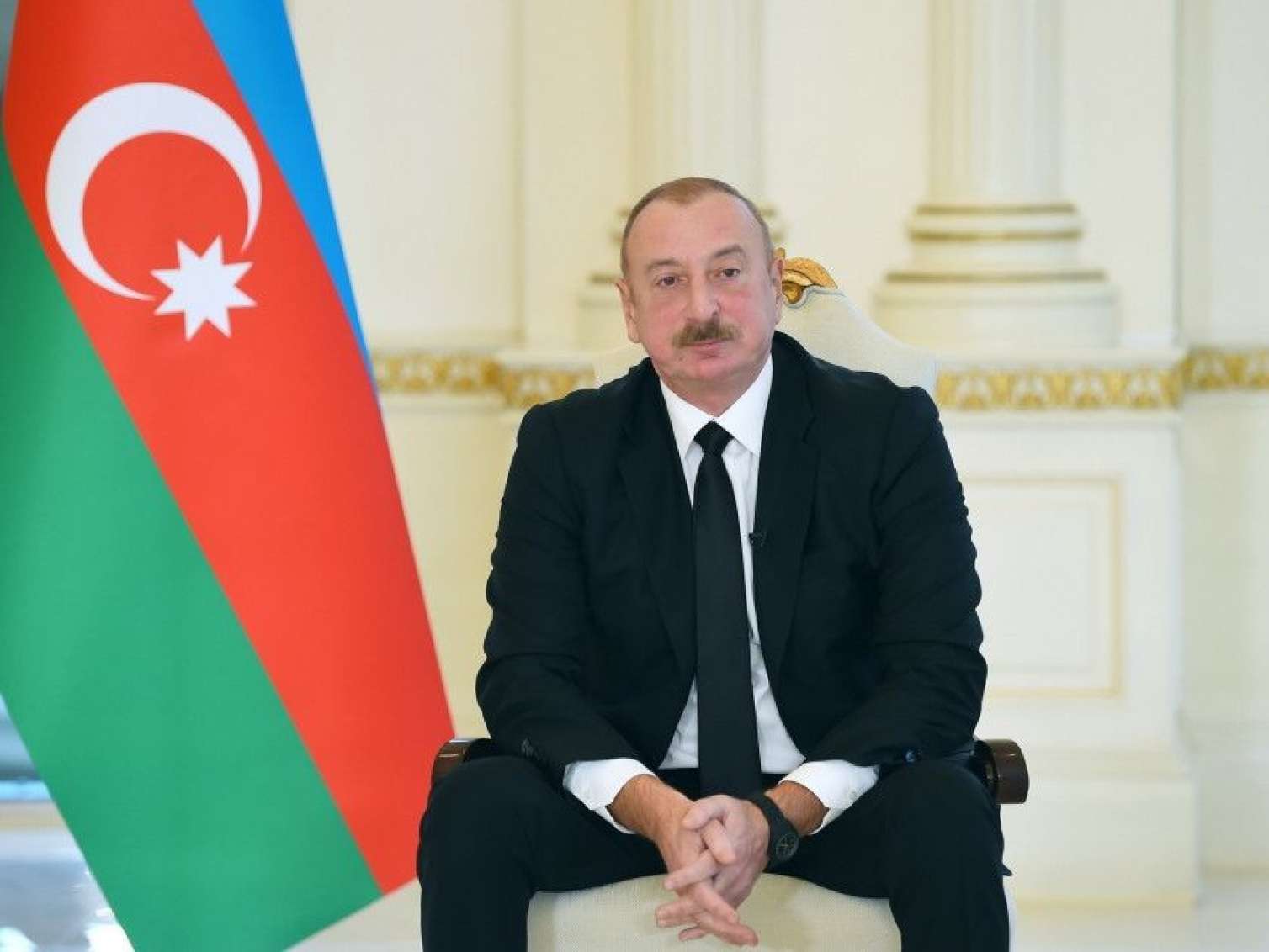İlham Əliyev Gəncədə şəhidlərin xatirəsini yad etdi - VİDEO 